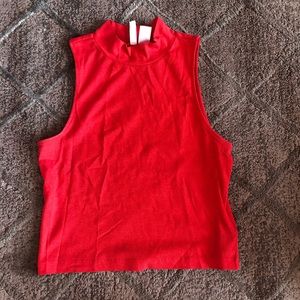 Sleeveless crop